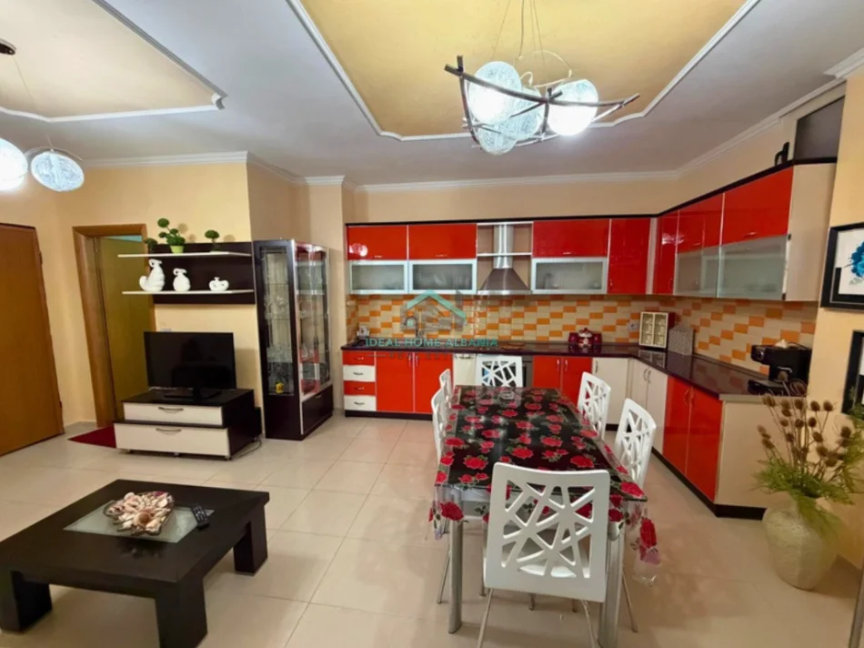 Vlore, shitet apartament 2+1+Ballkon Kati 4, 85 m² 125.000 € (orikum)