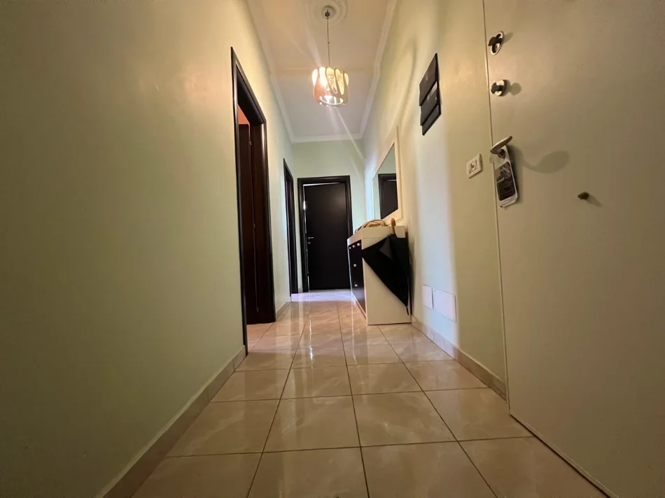 Tirane, shitet apartament 2+1 , 83 m² 235.000 € (rruga e kavajes)