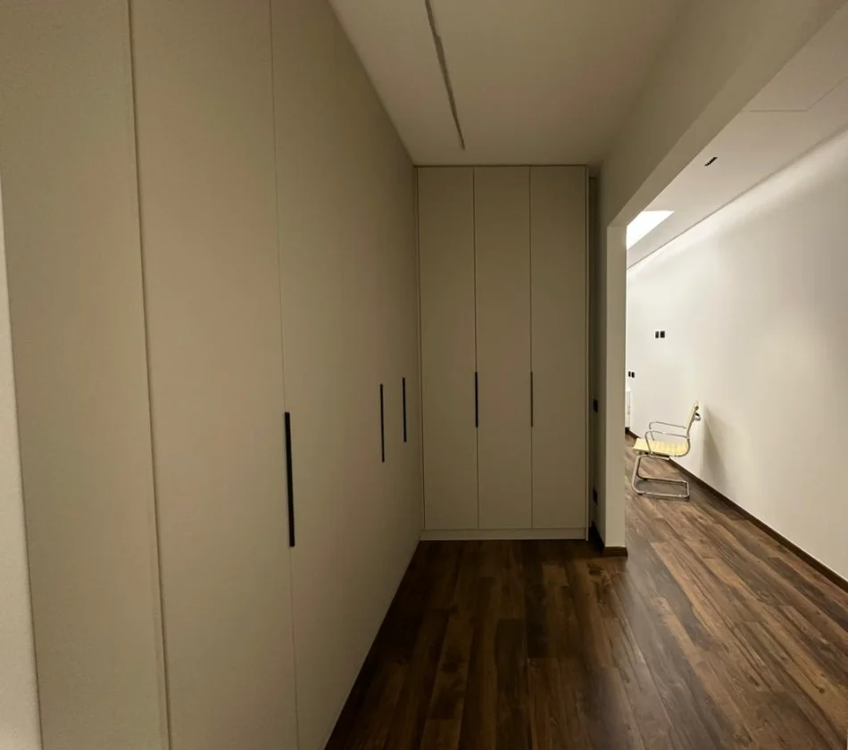 Tirane, jepet me qera apartament 1+1 , 98 m² 1.300 € 