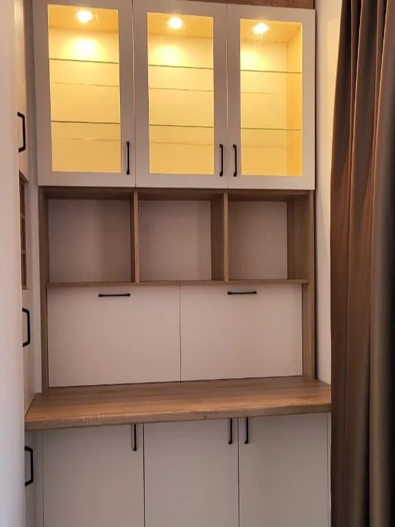 Tirane, jepet me qera apartament 1+1 Kati 5, 85 m² 700 € (pranë Myslym Shyrit &amp; Rrugës së Kavajës)