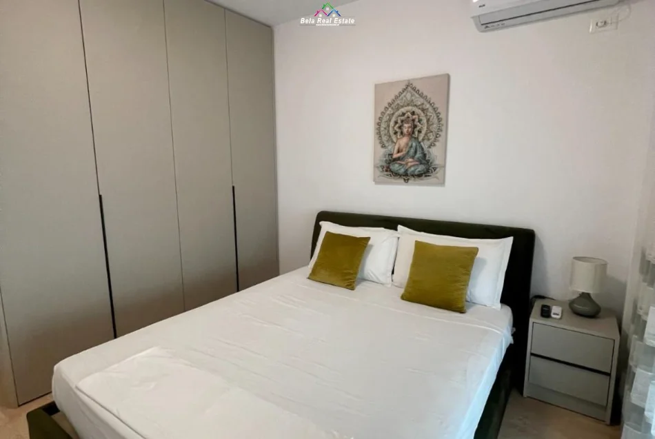 Tirane, jepet me qera apartament 2+1+Ballkon Kati 5, 90 m² 950 € (qendra GKAM)