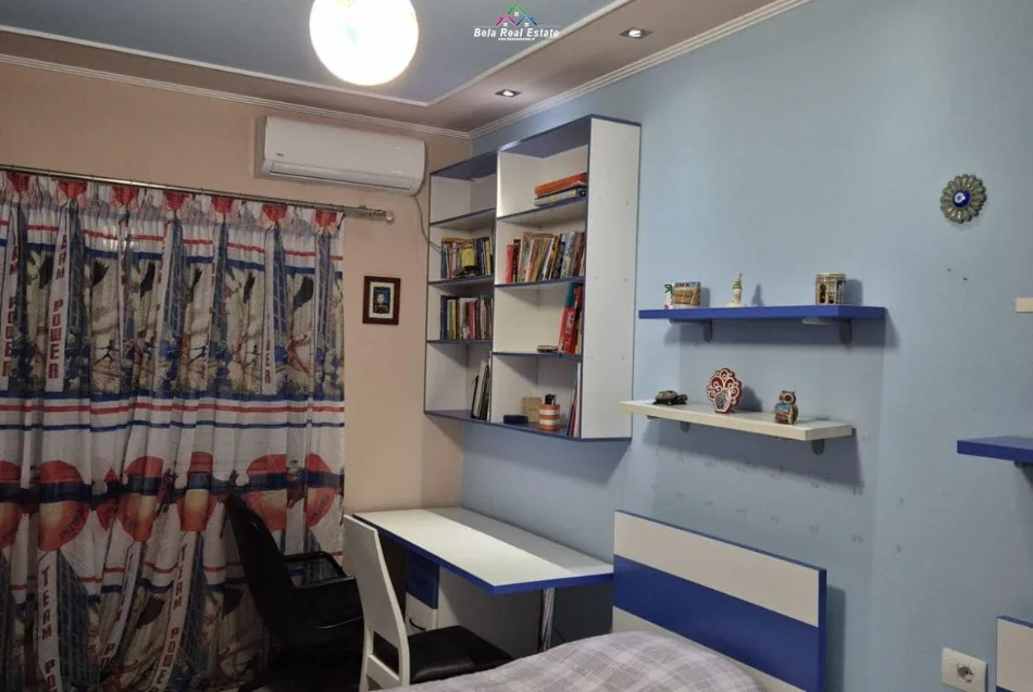 Tirane, jepet me qera apartament 2+1 Kati 6, 90 m² 670 € (Rruga Petro Nini Luarasi)