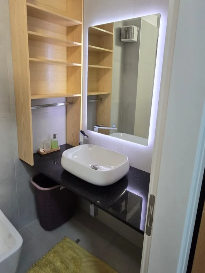 Tirane, jepet me qera apartament 2+1+Ballkon Kati 5, 95 m² 500 € (Astir)