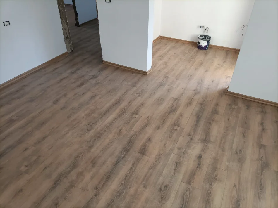 Tirane, jepet me qera apartament 2+1+Ballkon Kati 2, 70 m² 600 € (RRUGA E KAVAJES)