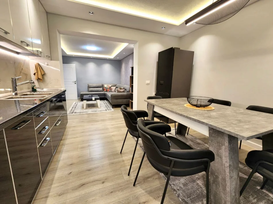 Me Qera: 2+1 🔑 Modern & I Ri 📍 BLLOK/GARDA - Super Investim (Kati 4 Jo I Fundit) - 950€/Muaj