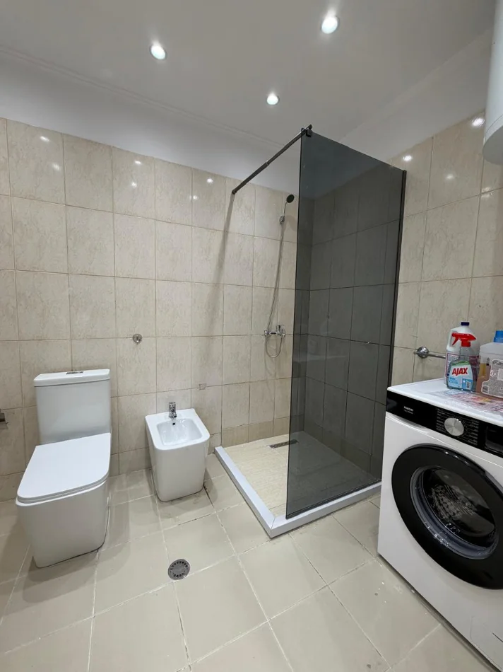 Tirane, shitet apartament 2+1 Kati 6, 114 m² 171.000 € (Yzberisht)