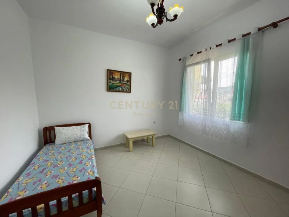 Tirane, jepet me qera apartament 2+1 Kati 1, 95 m² 500 € (porta egjelber saukk)