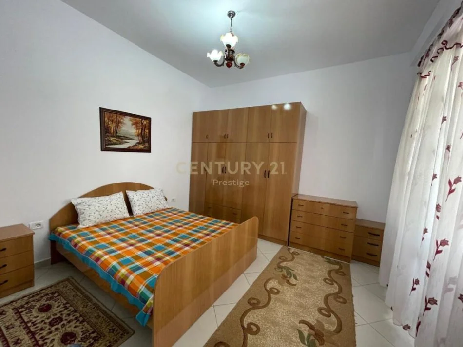 Tirane, jepet me qera apartament 2+1 Kati 1, 95 m² 500 € (porta egjelber saukk)