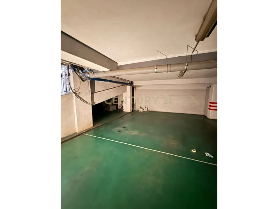 Tirane, shes garazh Kati -1, 29 m² 47.000 € (Rruga e Kosovareve)