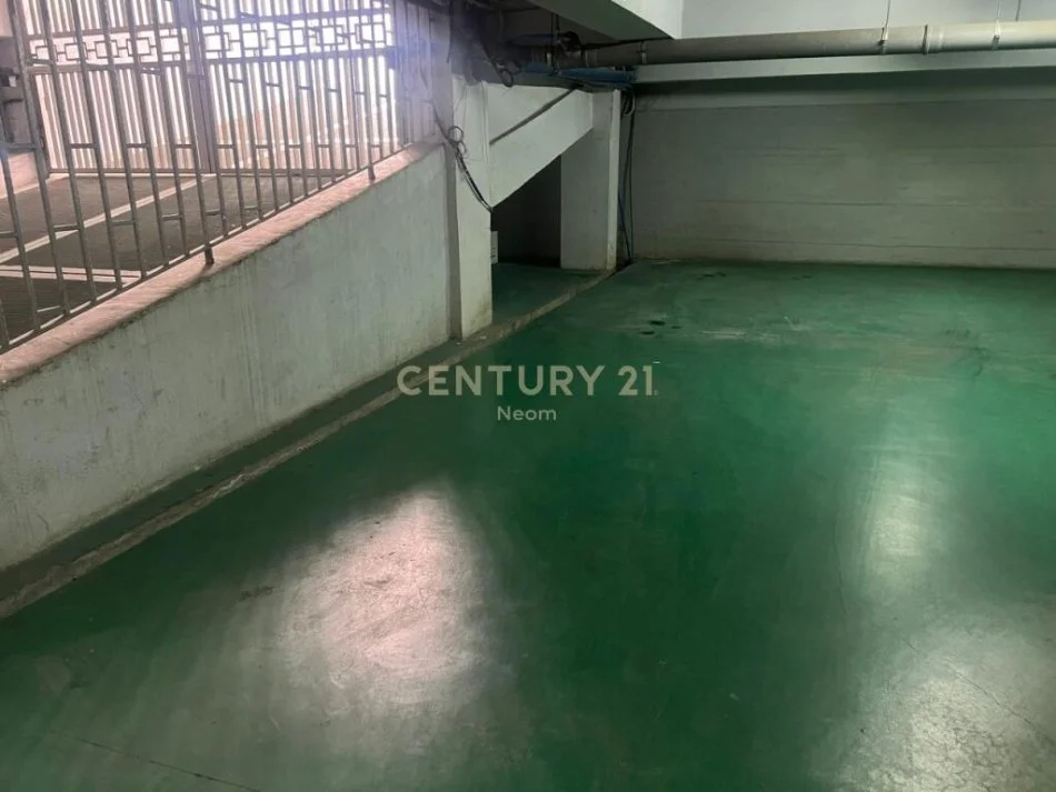 Tirane, shes garazh Kati -1, 29 m² 47.000 € (Rruga e Kosovareve)