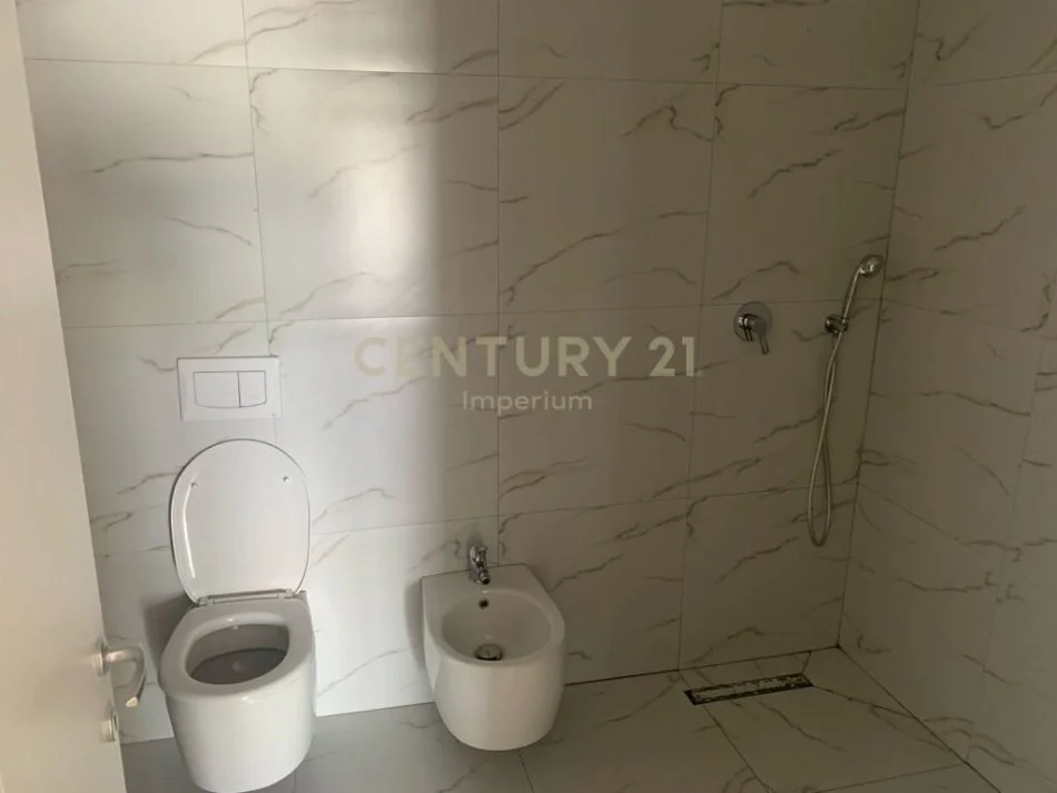 Tirane, shitet apartament 2+1 Kati 5, 80 m² 124.000 € (Unaza e re Astir)