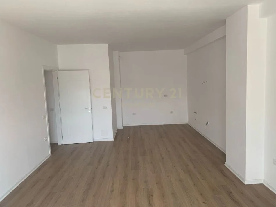 Tirane, shitet apartament 2+1 Kati 2, 103 m² 143.654 € (Unaza e Re Astir)