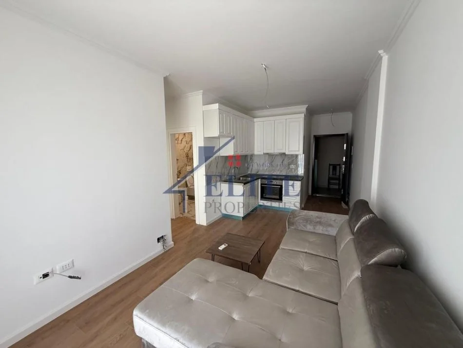 Tirane, jepet me qera apartament 1+1+Ballkon Kati 2, 55 m² 550 € (Kompleksi Magnet)