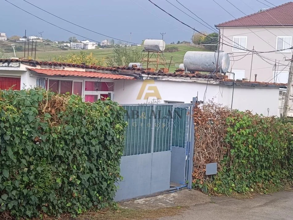 Tirane, shitet shtepi 1 Katshe , 105 m² 330.000 € (Shkoze)