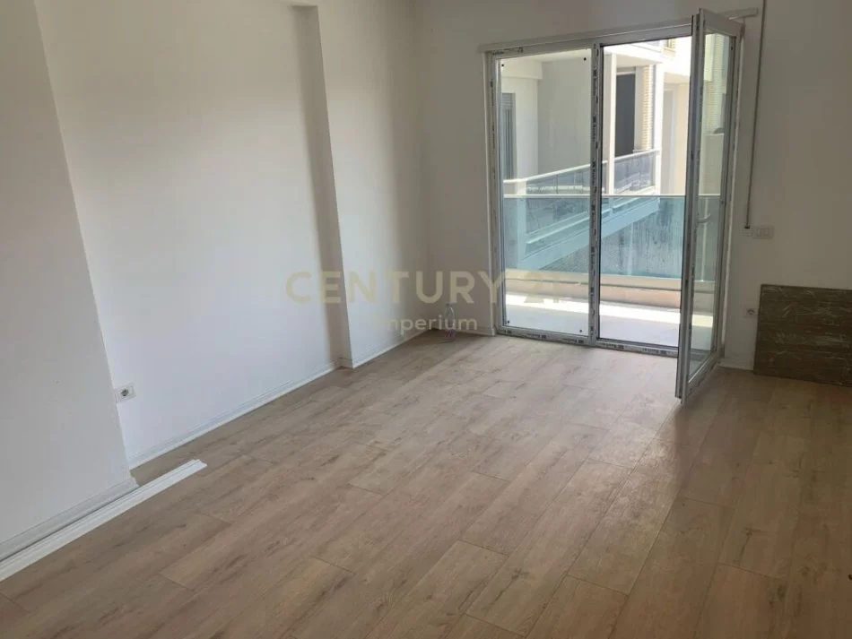 Tirane, shitet apartament 2+1 Kati 1, 94 m² 131.572 € (Unaza e Re Astir)