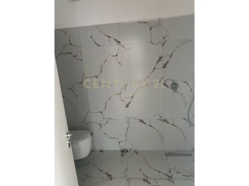 Tirane, shitet apartament 1+1 Kati 1, 73 m² 101.780 € (Unaza e Re Astir)