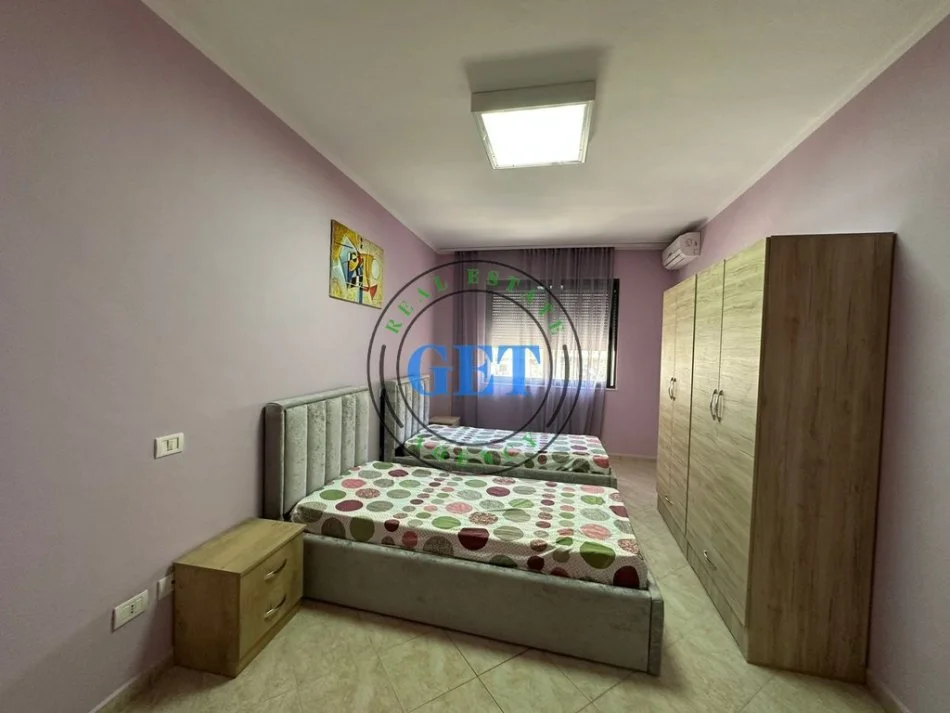 Durres, jepet me qera apartament 2+1+Ballkon Kati 3, 108 m² 550 € (vollga)