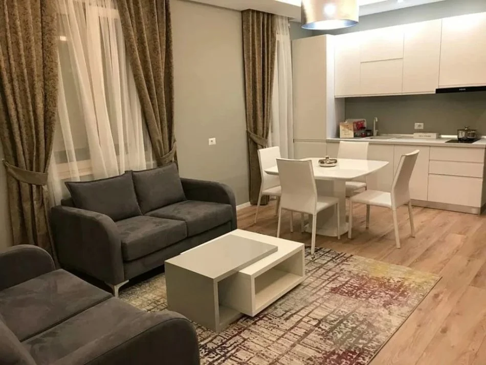 Tirane, jepet me qera apartament 2+1+Aneks Kati 7, 130 m² 1.700 € (blloku)