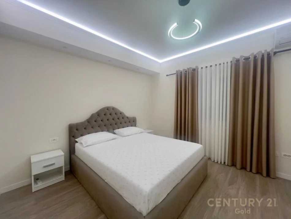 Tirane, jepet me qera 1+1+Ballkon Kati 1, 70 m² 500 € (rruga ulvi vehbiu)