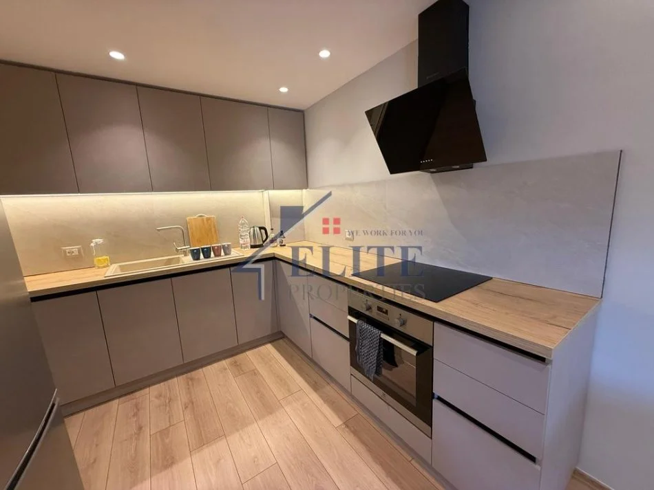 Tirane, jepet me qera apartament 2+1+Ballkon Kati 2, 127 m² 900 € (Kodra e Diellit 2)