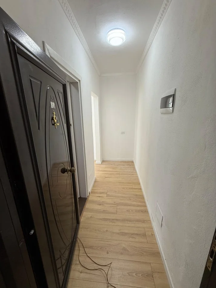 Tirane, shitet apartament 1+1+Ballkon Kati 9, 65 m² 87.000 € (Yzberish rr Besim Alla)