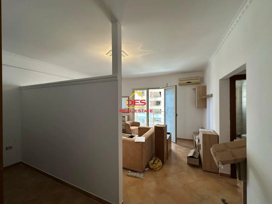 Vlore, shitet garsonier Kati 3, 50 m² 57.000 € (Rruga Gjergj Kastrioti)