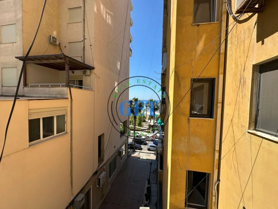 Durres, jepet me qera apartament 2+1+Ballkon Kati 3, 108 m² 550 € (vollga)