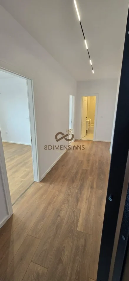 Shitet Apartament 1+1 ne Rrugen e Kavajes prane Square 21 (D8141A-116)