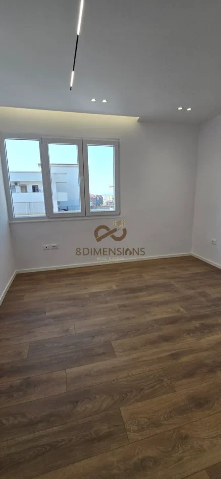 Shitet Apartament 1+1 ne Rrugen e Kavajes prane Square 21 (D8141A-116)