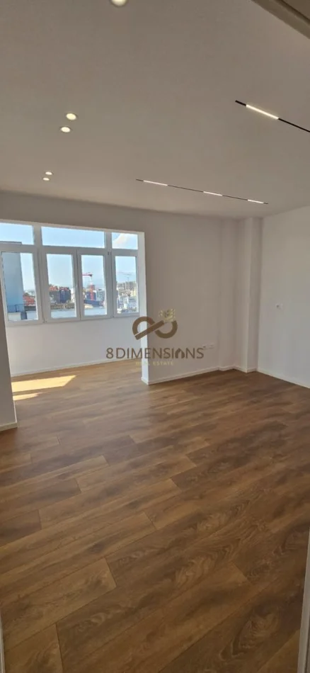 Shitet Apartament 1+1 ne Rrugen e Kavajes prane Square 21 (D8141A-116)