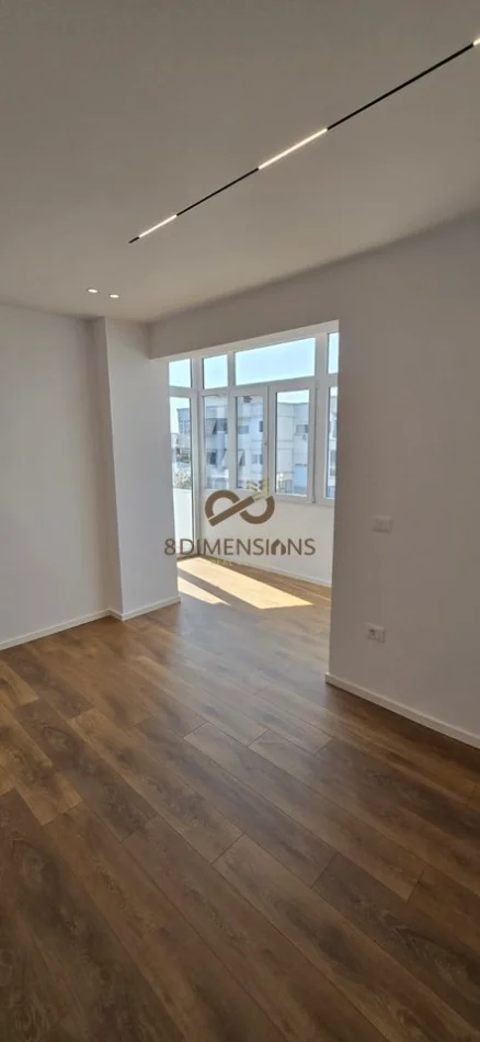 Shitet Apartament 1+1 ne Rrugen e Kavajes prane Square 21 (D8141A-116)