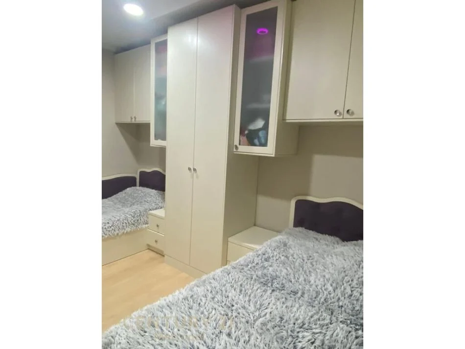 Tirane, jepet me qera apartament 2+1 Kati 3, 100 m² 500 € 