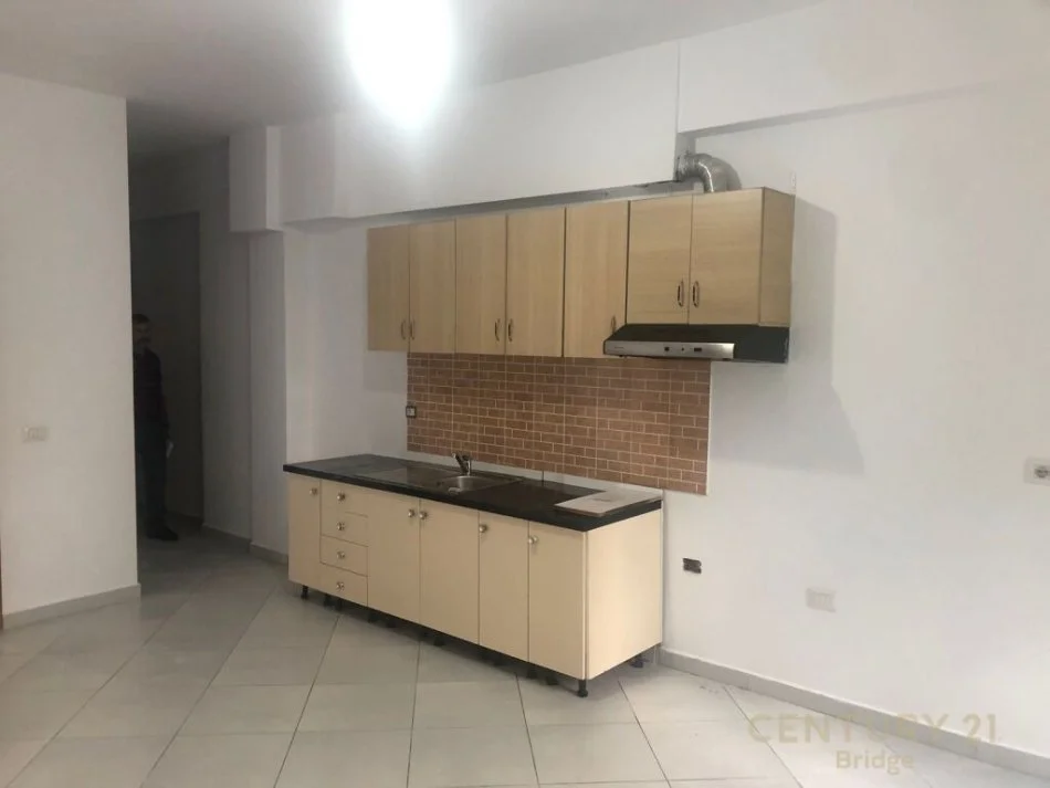 Tirane, shitet apartament 2+1 Kati 2, 85 m² 149.000 € 