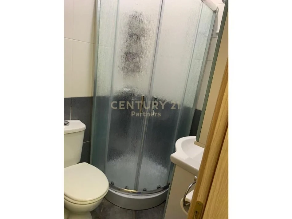 Tirane, shitet apartament 2+1+Ballkon Kati 2, 109 m² 102.000 € (Fresk, Rruga Thesarit, prane Shkollës "17 Shkurti")