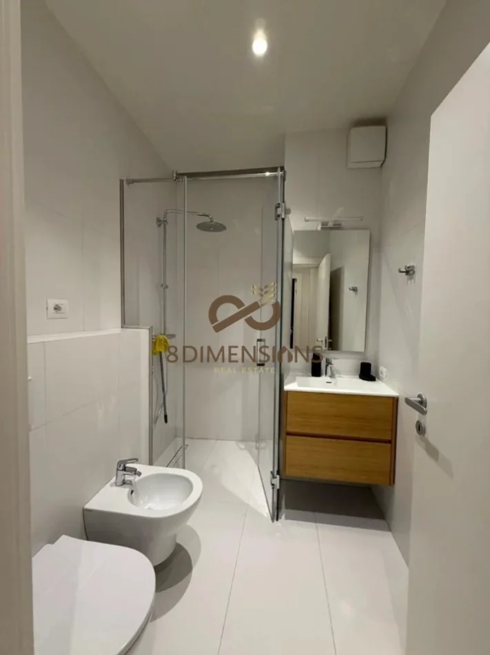 Jepet me qera Apartament 2+1 me ballkon ne Rrugen e Kosovareve (D8242A-222)