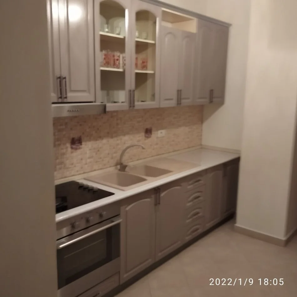 Tirane, jepet me qera apartament 2+1 Kati 6, 500 € 