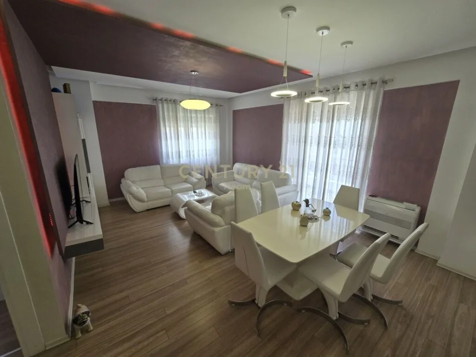 Tirane, shitet apartament 3+1 Kati 3, 130 m² 273.000 € (LIQENI I THATE)