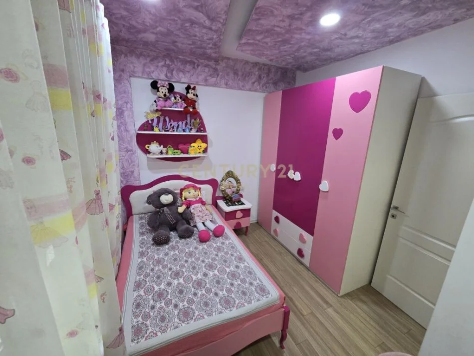 Tirane, shitet apartament 3+1 Kati 3, 130 m² 273.000 € (LIQENI I THATE)