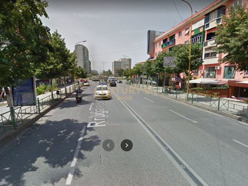 Tirane, jepet me qera ambjent biznesi , 35 m² 600 € (RRUGA E DURRESIT)