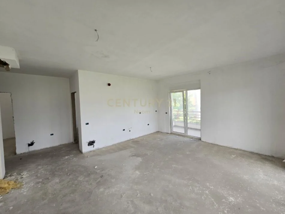 Tirane, shitet apartament 3+1+Ballkon Kati 3, 139 m² 348.500 € (LIQENI I THATE)