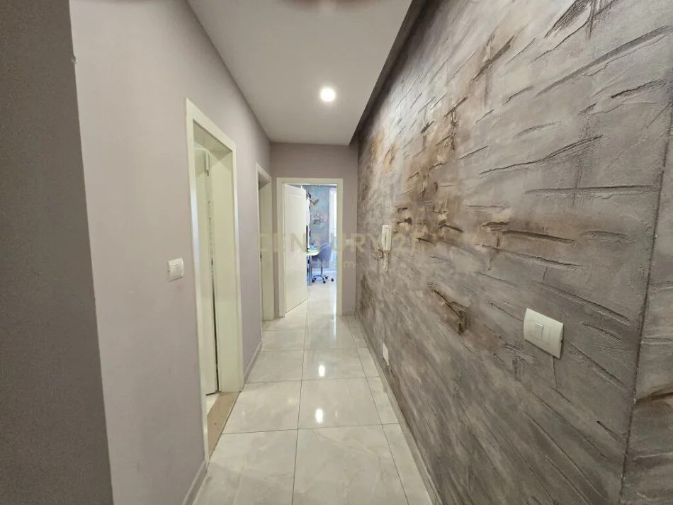 Tirane, shitet apartament 2+1 Kati 3, 107 m² 225.000 € (Liqeni i Thate)