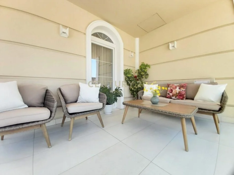 Tirane, shitet Vile 3+1 Kati 3, 300 m² 450.000 € (Sauk)