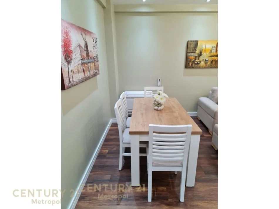 Tirane, jepet me qera apartament 2+1 Kati 3, 76 m² 800 € (Qendra Tregtare TEG)