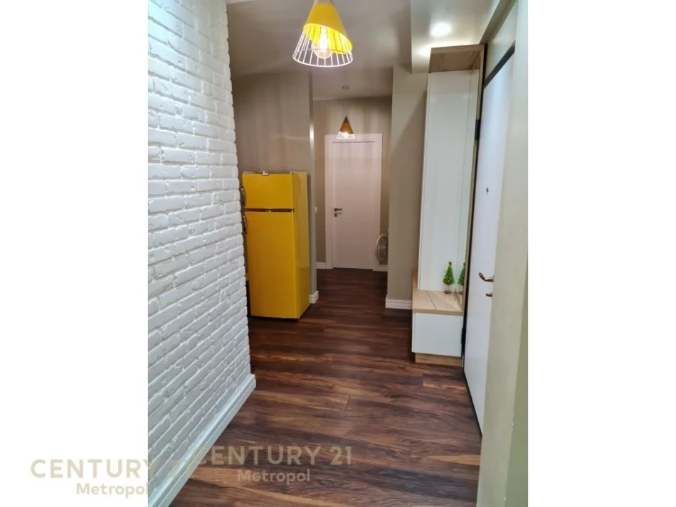 Tirane, jepet me qera apartament 2+1 Kati 3, 76 m² 800 € (Qendra Tregtare TEG)