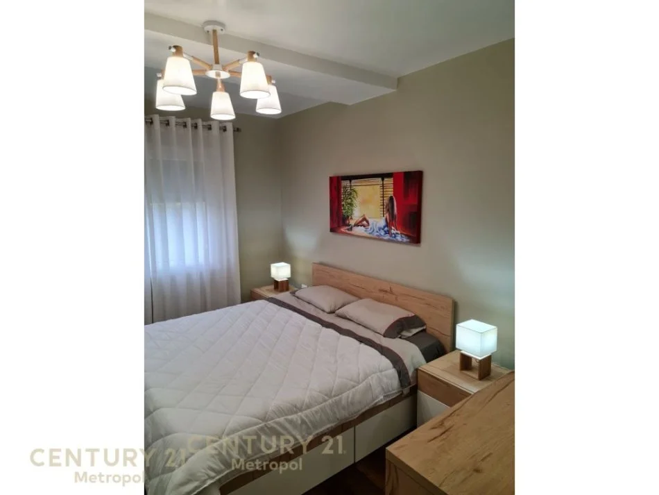 Tirane, jepet me qera apartament 2+1 Kati 3, 76 m² 800 € (Qendra Tregtare TEG)