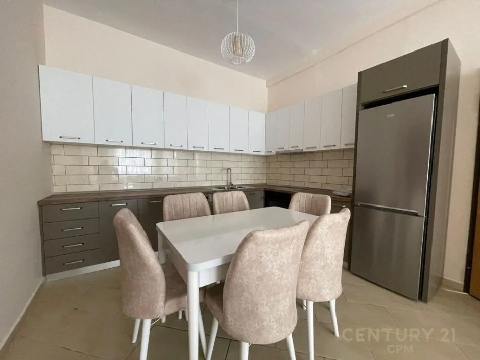 Tirane, jepet me qera apartament 2+1 Kati 1, 120 m² 650 € (EDUARD MANO)