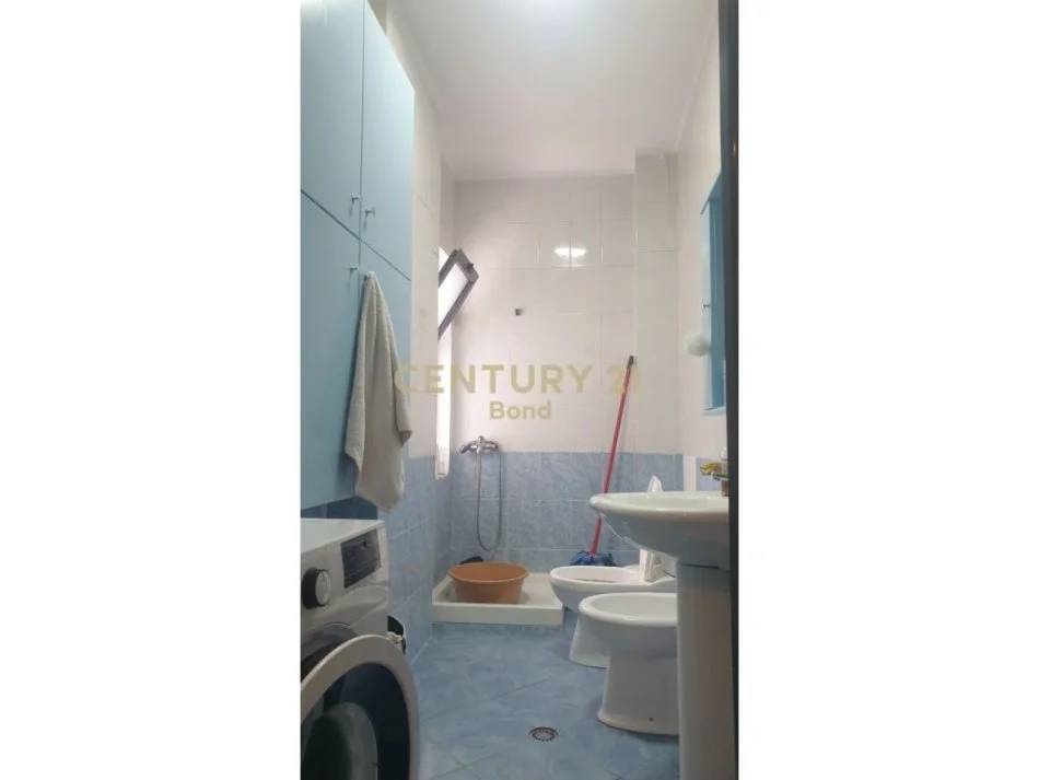 Tirane, jepet me qera apartament 1+1 , 81 m² 420 € (DON BOSKO)