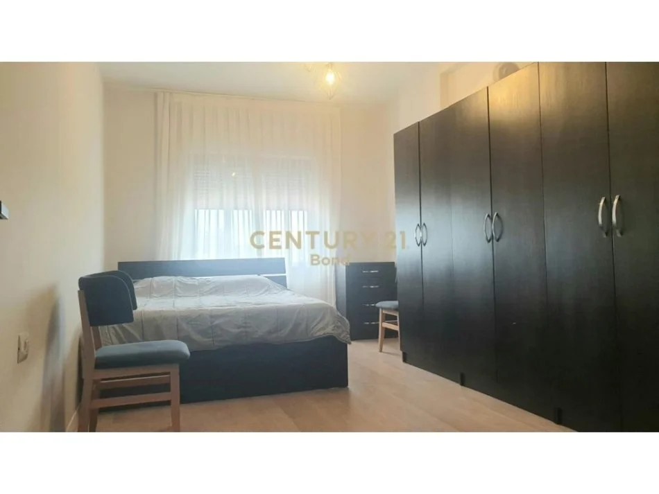 Tirane, jepet me qera apartament 1+1 , 81 m² 420 € (DON BOSKO)