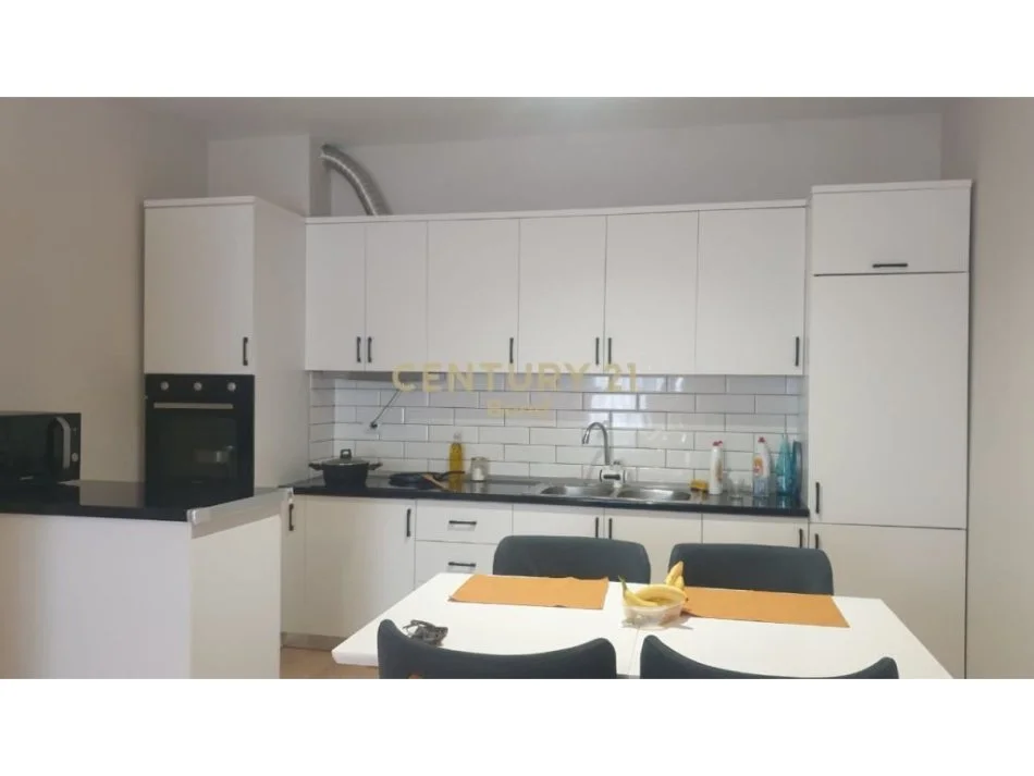 Tirane, jepet me qera apartament 1+1 , 81 m² 420 € (DON BOSKO)