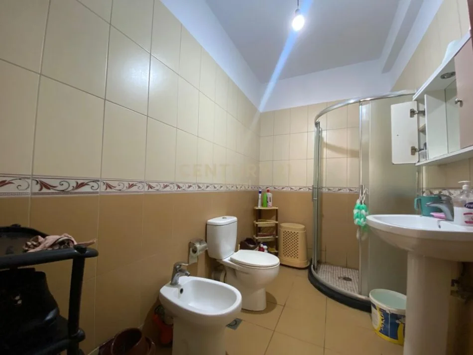 Tirane, shitet apartament 3+1 Kati 3, 130 m² 143.000 € (Tirana, Albania)